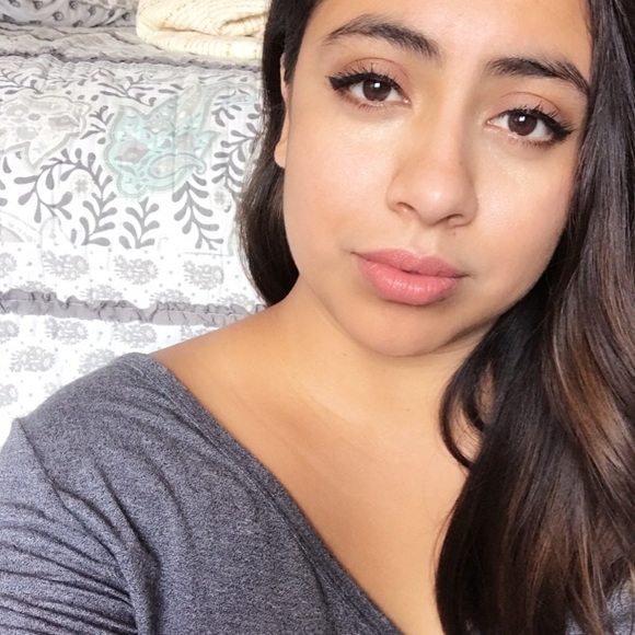 Meet your Posher, Olivia - Picture 1 of 1